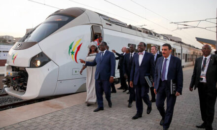 Le Sénégal étrenne son Train Express Régional